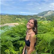 Estudiante universitaria que imparte clases de cualquier asignatura a niñ@s de infantil, primaria y secundaria